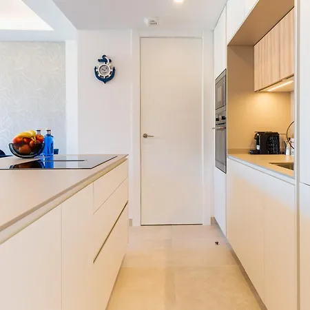 Apartment Jade Luxury In A Brand New Exclusive Complex With Mountain And Seaview, 100 Metres From Beach, Free Private Parking *