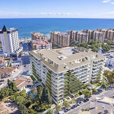 Apartment Jade Luxury In A Brand New Exclusive Complex With Mountain And Seaview, 100 Metres From Beach, Free Private Parking Fuengirola