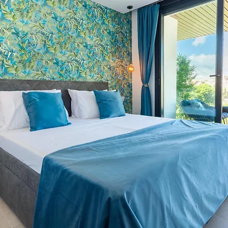 Apartment Jade Luxury In A Brand New Exclusive Complex With Mountain And Seaview, 100 Metres From Beach, Free Private Parking *
