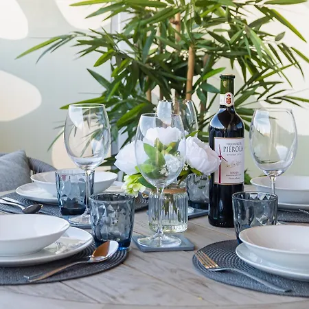 Jade Luxury In A Brand New Exclusive Complex With Mountain And Seaview, 100 Metres From Beach, Free Private Parking
