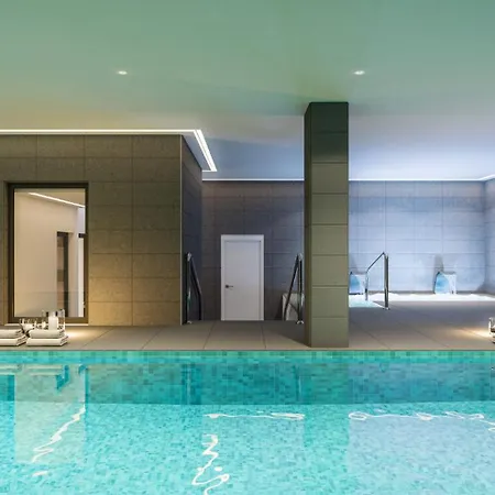 Jade Luxury In A Brand New Exclusive Complex With Mountain And Seaview, 100 Metres From Beach, Free Private Parking 公寓 丰希罗拉